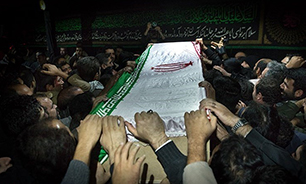مردم تهران به استقبال شهدای تازه تفحص شده می‌روند