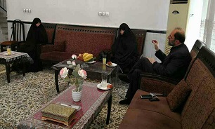دیدار خانواده شهید حدادیان با مادر شهیدان زین الدین