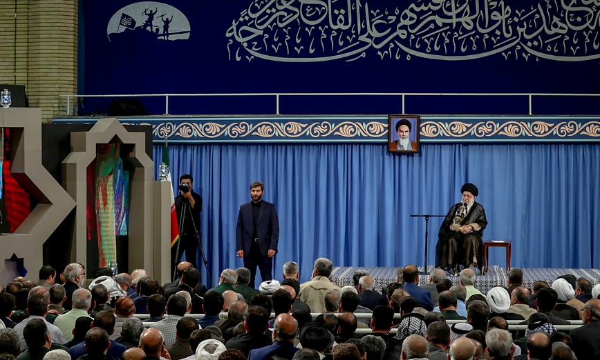 پیام روح ایمان، مجاهدت و شکست‌ناپذیری ملت ایران را به جهانیان برسانیم
