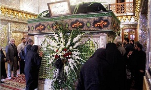 گلباران مرقد شهید آیت‌الله «دستغیب» در شیراز
