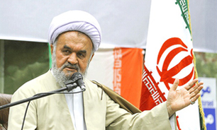 انقلاب اسلامی موجب عزت ملت ایران شد