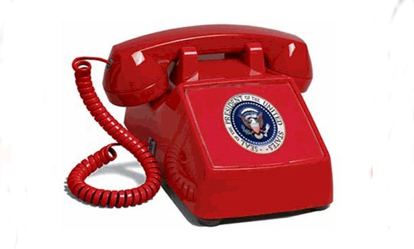 استفاده از تلفن قرمز میان کارتر و برژنف به منظور جلوگیری از گسترش جنگ