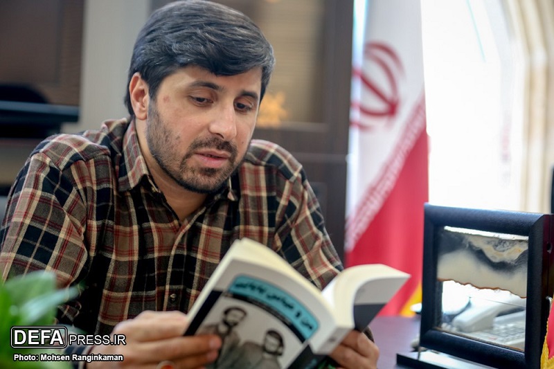 «من و عباس بابایی» و «زیر تیغ» شهید حججی به نمایشگاه کتاب می‌آیند