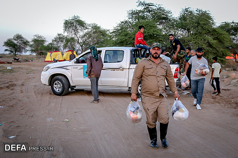 خدمت رسانی رزمنده‌های عراقی برای تشکر از ایرانی‌ها+ تصاویر
