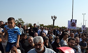 نمایش اقتدار و صلابت در تبریز/ استقبال پرشور مردم از رژه‌ی نیروهای مسلح