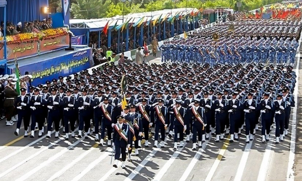 ارتش دوش‌به‌دوش سپاه از آرمان‌های والای انقلاب اسلامی حفاظت می‌کند