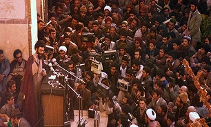 وقتی امام از پاریس عزای عمومی اعلام کرد/ مبارزات مردم مشهد با محوریت حرم امام رضا (ع)