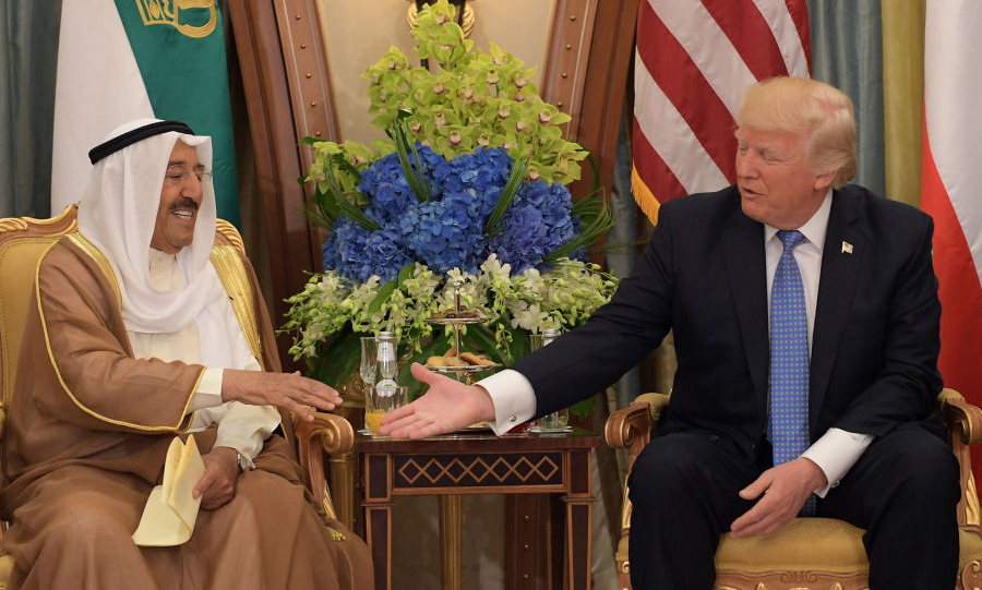سناتور آمریکایی: ترامپ به بهانه تهدید بودن ایران بدون مجوز کنگره به عربستان سلاح می‌فروشد