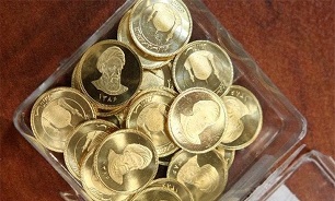 کشف ۲۰۰ سکه طلا از یک قاچاقچی در فرودگاه امام خمینی