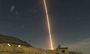 پدافند هوایی سوریه «موشک دشمن» را بر فراز «مصیاف» منهدم کرد