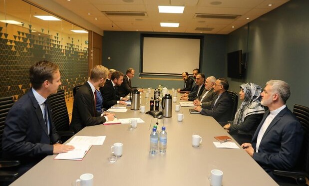 ظریف با وزیر تجارت، صنعت و شیلات نروژ دیدار و گفتگو کرد