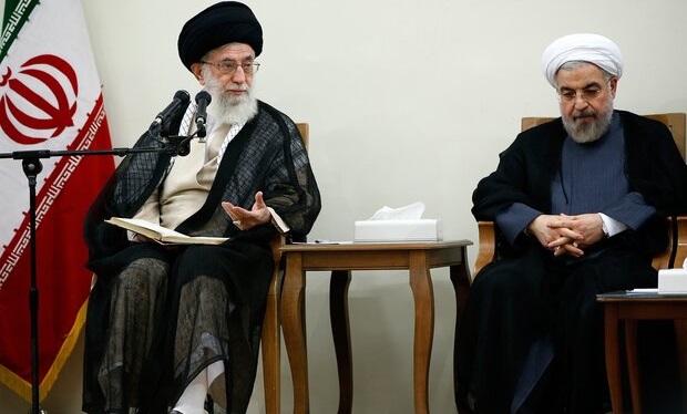 روحانی در نامه‌ای به رهبرانقلاب؛ ارائه گزارش به مجلس اشکال دارد