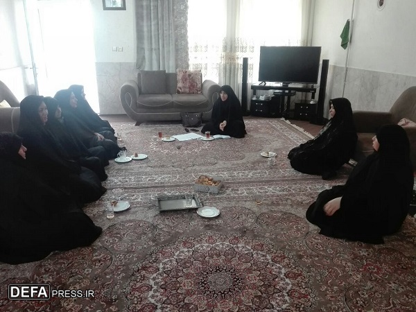دیدار مسئول مشارکت زنان حفظ آثار دفاع مقدس خراسان شمالی با همسران جانباز بالای 70 درصد