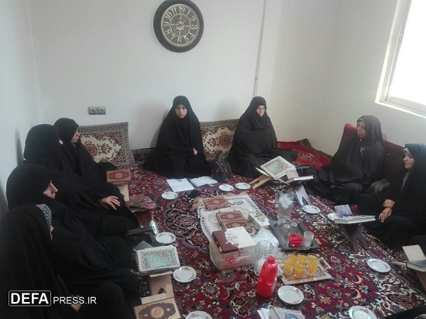 مسئول مشارکت زنان حفظ آثار دفاع مقدس خراسان شمالی با همسر جانبازان دیدار کرد+تصاویر