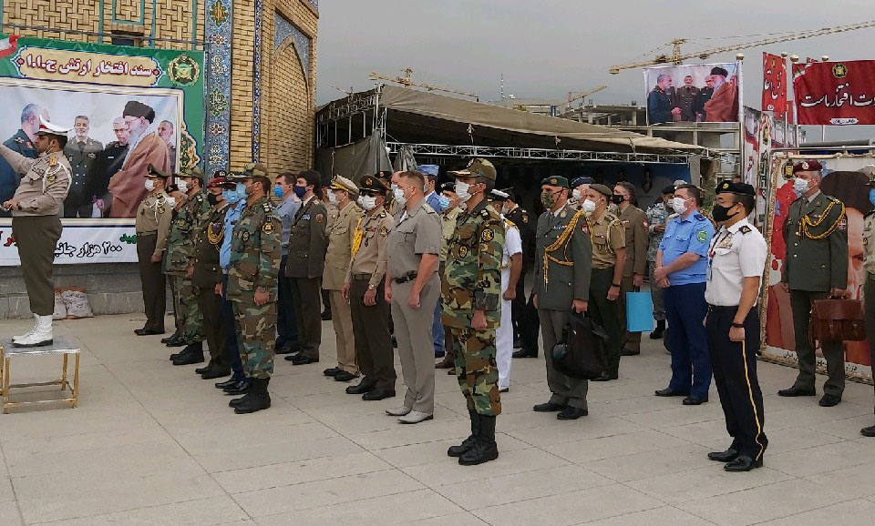 بازدید وابستگان نظامی کشور‌های خارجی مستقر در ایران از نمایشگاه دفاع مقدس