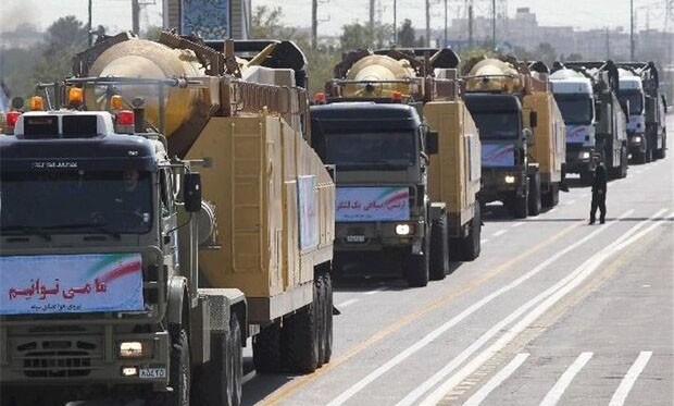 تجهیزات ارتش در رژه ۲۹ فروردین به نمایش در آمد