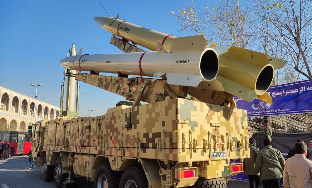 نمایش موشک‌های انتقام سخت در مسیر نماز جمعه تهران + تصاویر
