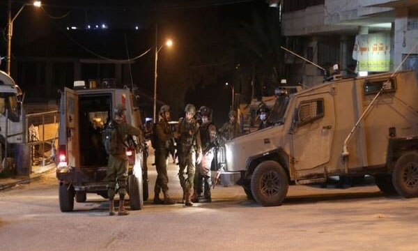تیراندازی مبارزان مقاومت فلسطین به سمت خودروی نظامی صهیونیست‌ها