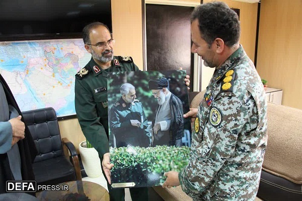 فرمانده سپاه قم از کارکنان یگان‌های ارتش در استان تجلیل کرد+ تصاویر