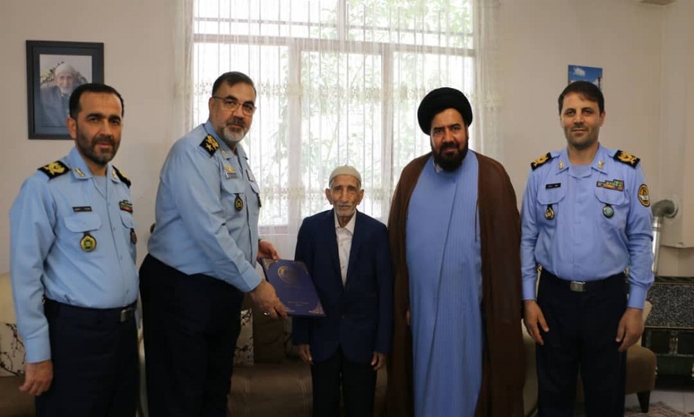 دیدار فرمانده نیروی هوایی ارتش با خانواده شهیدان زرین پور و میرزایی