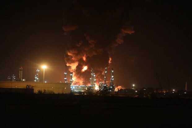 بخشی از یک پالایشگاه نفت در سلیمانیه عراق دچار آتش سوزی شد