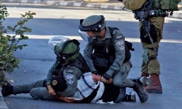 بازداشت ۱۰ فلسطینی در یورش صهیونیست‌ها به مناطق مختلف کرانه باختری