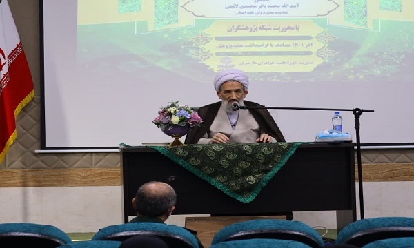 بکارگیری قلم در راستای تقویت انقلاب اسلامی عبادت بزرگ است