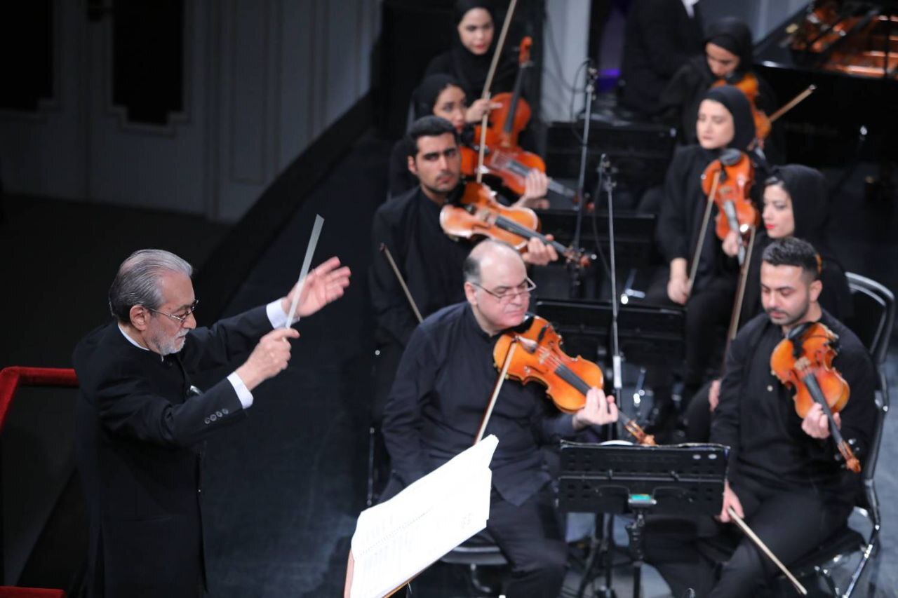 شبی که ارکستر موسیقی ملی ایران به یاد شهدای حادثه تروریستی کرمان نواخت