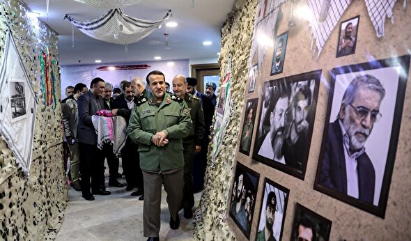 فیلم/ افتتاح نمایشگاه دستاورد‌های بنیاد حفظ آثار و نشر ارزش‌های دفاع مقدس در حوزه فضای مجازی