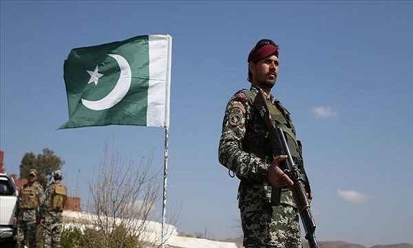 حمله ارتش پاکستان به مخفیگاه تروریست‌ها در مرز با افغانستان