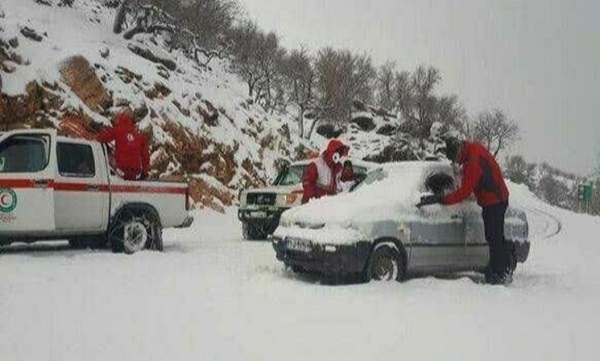 اسکان اضطراری ۴ هزار و ۴۹۳ نفر در برف و کولاک ۴ روز گذشته