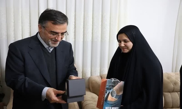 استاندار مازندران روز پدر را با دختر شهید «خانزاده» جشن گرفت+ تصاویر