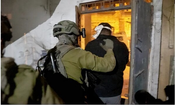 نظامیان صهیونیست ۲۵ فلسطینی را در کرانه باختری بازداشت کردند