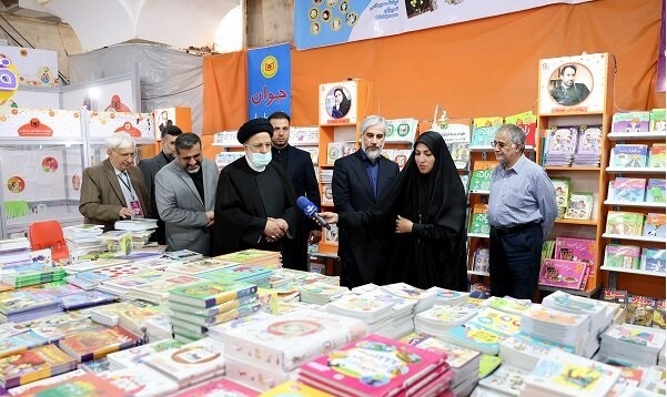 رئیس‌جمهور: تاکید بر «پرهیز از غلبه ترجمه بر تألیف در حوزه نشر»/ کتاب باید ارزان و به سهولت به دست همه برسد
