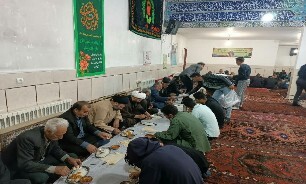 غذای گرم به همت گروه‌های جهادی زنجان تهیه و توزیع شد