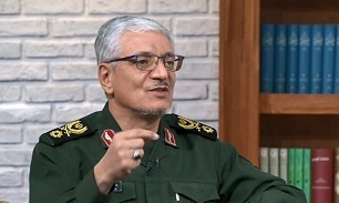 رونمایی موشک‌های «فتاح» و «خرمشهر۴» بیانگر ظرفیت‌های مشترک نیرو‌های مسلح و وزارت دفاع است
