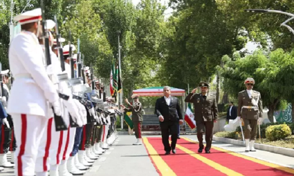 وزیر دفاع بولیوی با امیر آشتیانی دیدار و گفت‌وگو کرد