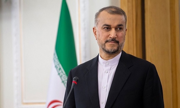 وزیر امور خارجه: ایران بر راهکار سیاسی در رفع بحران اوکراین تأکید دارد