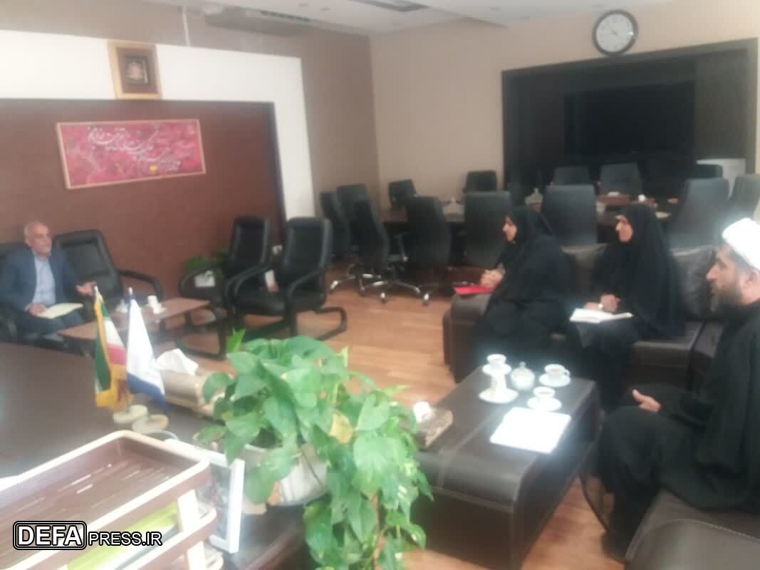 دیدار جمعی از مسئولان اداره کل حفظ آثار دفاع مقدس یزد با رئیس دانشگاه آزاد یزد