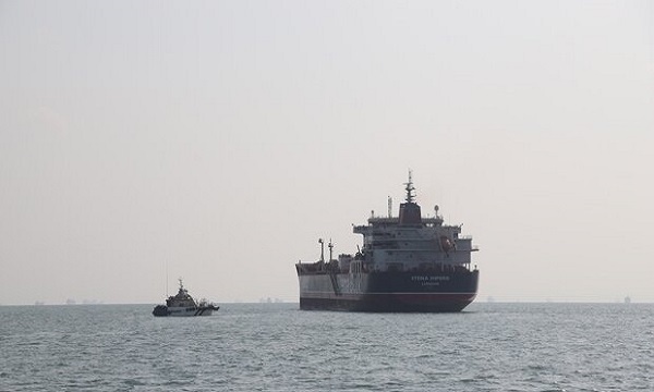 ۲ نفتکش خارجی حامل سوخت قاچاق در خلیج‌فارس توقیف شدند