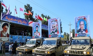 مراسم رژه پیاده و موتوری نیروهای مسلح در کرمانشاه برگزار شد