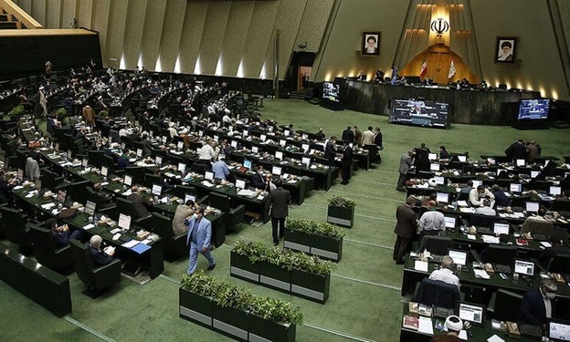 مجلس با ممنوعیت پرداخت کمک‌های دولتی مخالفت کرد