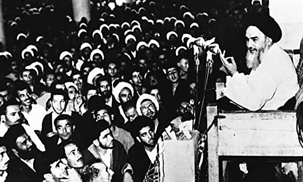 فیلم/ اعتراض و افشاگری حضرت امام خمینی (ره) علیه پذیرش کاپیتولاسیون