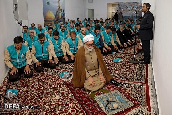 افطار تولیت آستان قدس رضوی در جمع نیروهای خدمات عمومی حرم امام رضا(ع)+تصاویر