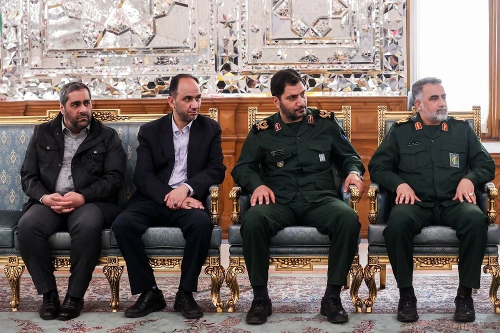 دیدار نوروزی رئیس مجلس شورای اسلامی و جمعی از فرماندهان ارتش و سپاه+ تصاویر