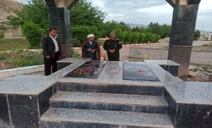 تصاویر/ بازدید مدیرکل حفظ آثار دفاع مقدس کهگیلویه و بویراحمد از یادمان شهدای گمنام چرام
