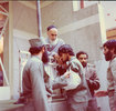 شهید علی طاهری در حال دست بوسی مربوط به حضرت حرف امام خمینی (ره)-اردیبهشت 1360-بعد از عملیات بازی دراز یک