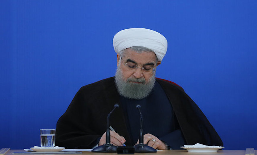 صدر روحانی کا چینی سمندر میں آتشزدگی کا شکار ہونے والے ایرانی تیل بردار جہاز کے تمام عملے کے انتقال پر اظہار تعزیت