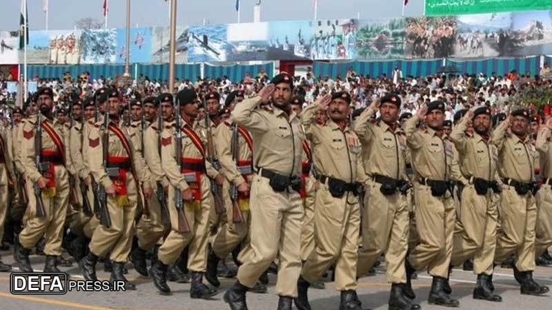 سعودی عرب میں مزید پاکستانی فوجی بھیجنے کی مذمت