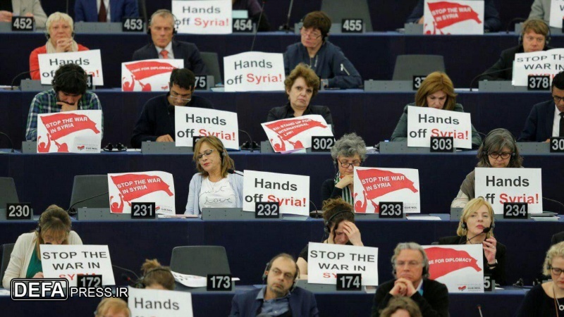 یورپی پارلیمنٹ میں میکرون کے خلاف اور شام پر حملے پر احتجاج